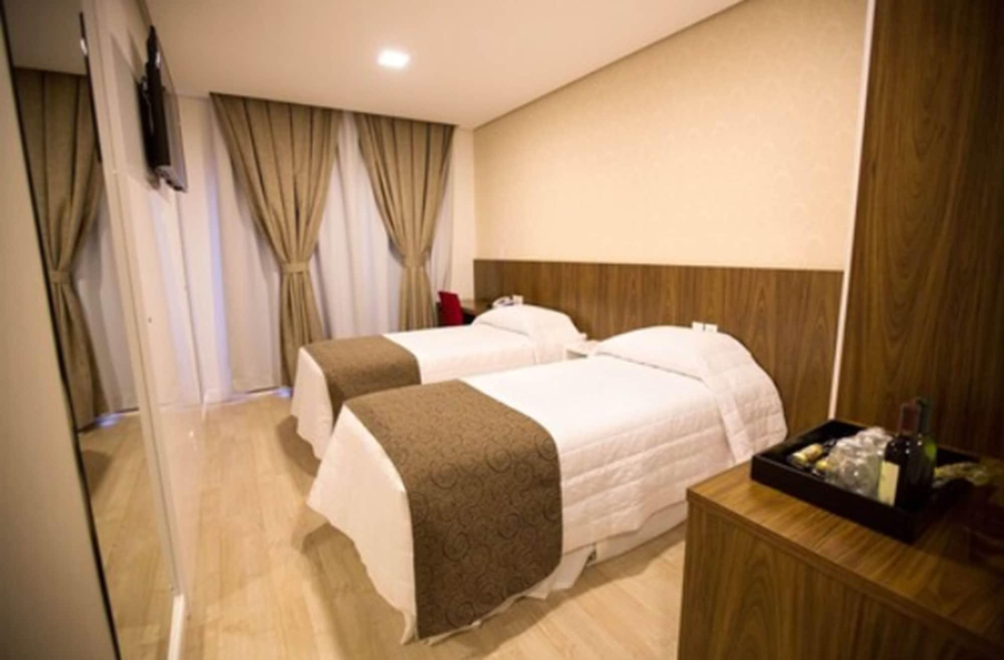 Chapecó Holiday & Business Hotel - Em Frente Ao Centro De Eventos E Arena Conda מראה חיצוני תמונה