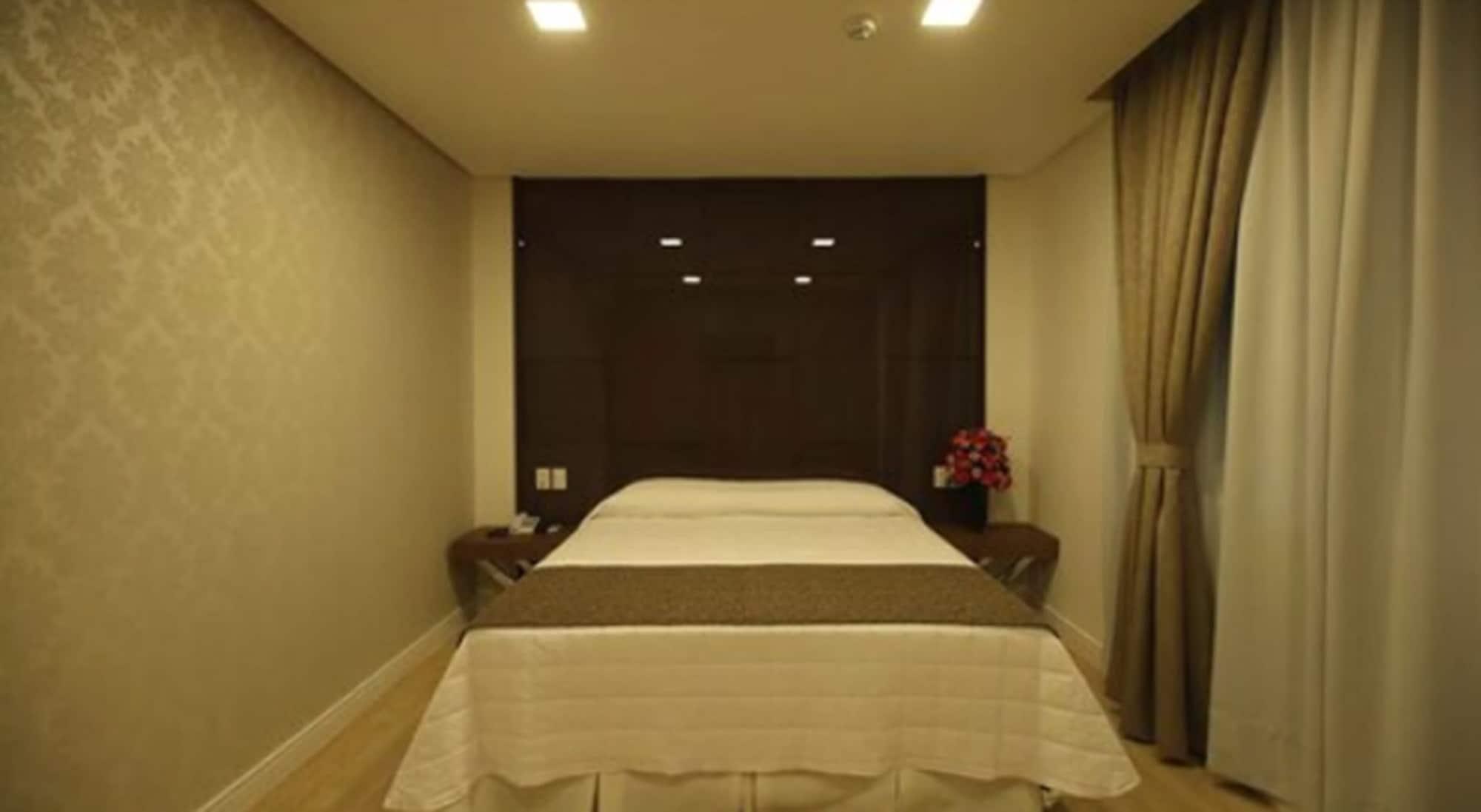 Chapecó Holiday & Business Hotel - Em Frente Ao Centro De Eventos E Arena Conda מראה חיצוני תמונה