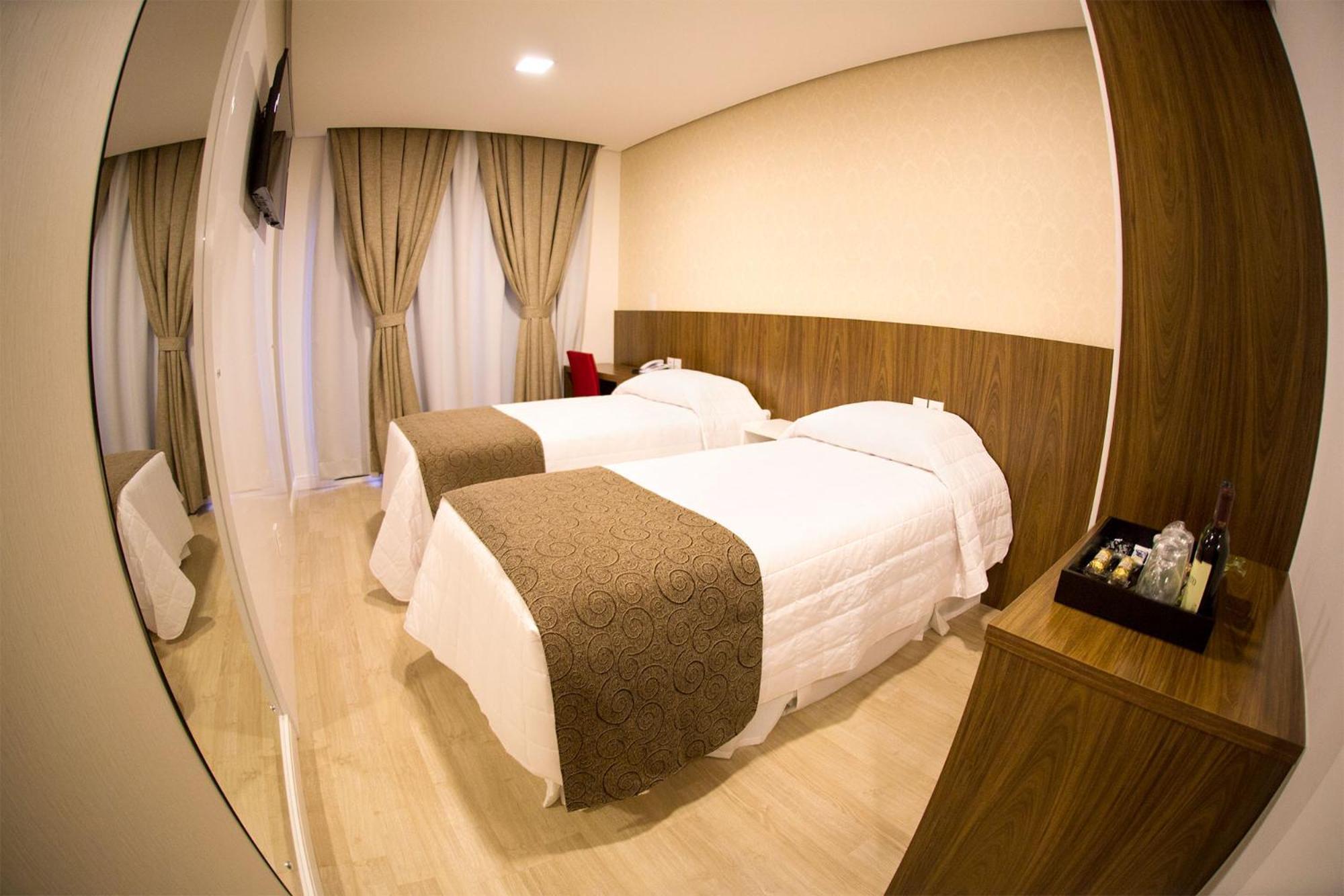 Chapecó Holiday & Business Hotel - Em Frente Ao Centro De Eventos E Arena Conda חדר תמונה