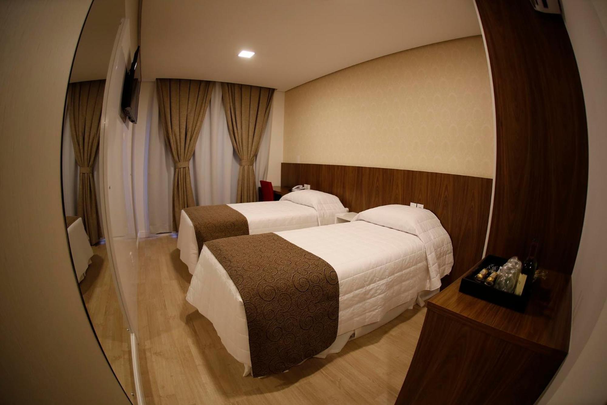 Chapecó Holiday & Business Hotel - Em Frente Ao Centro De Eventos E Arena Conda חדר תמונה